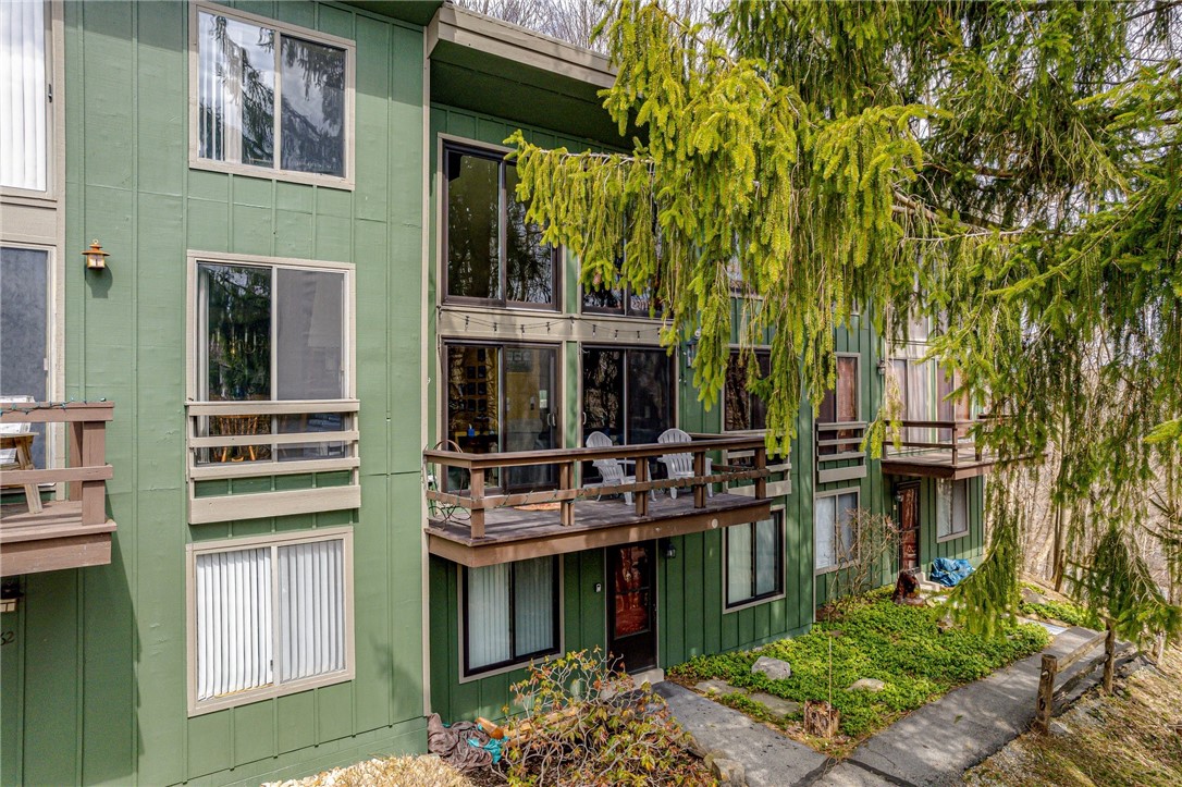 63 Valley View