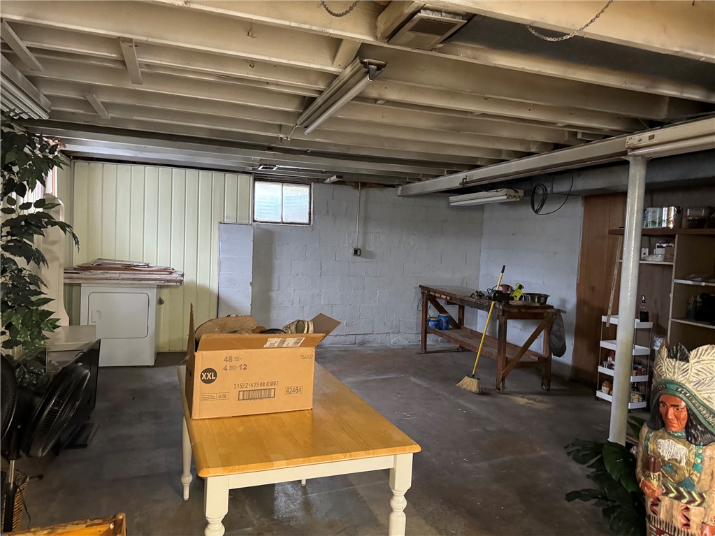 10621 Center Hwy