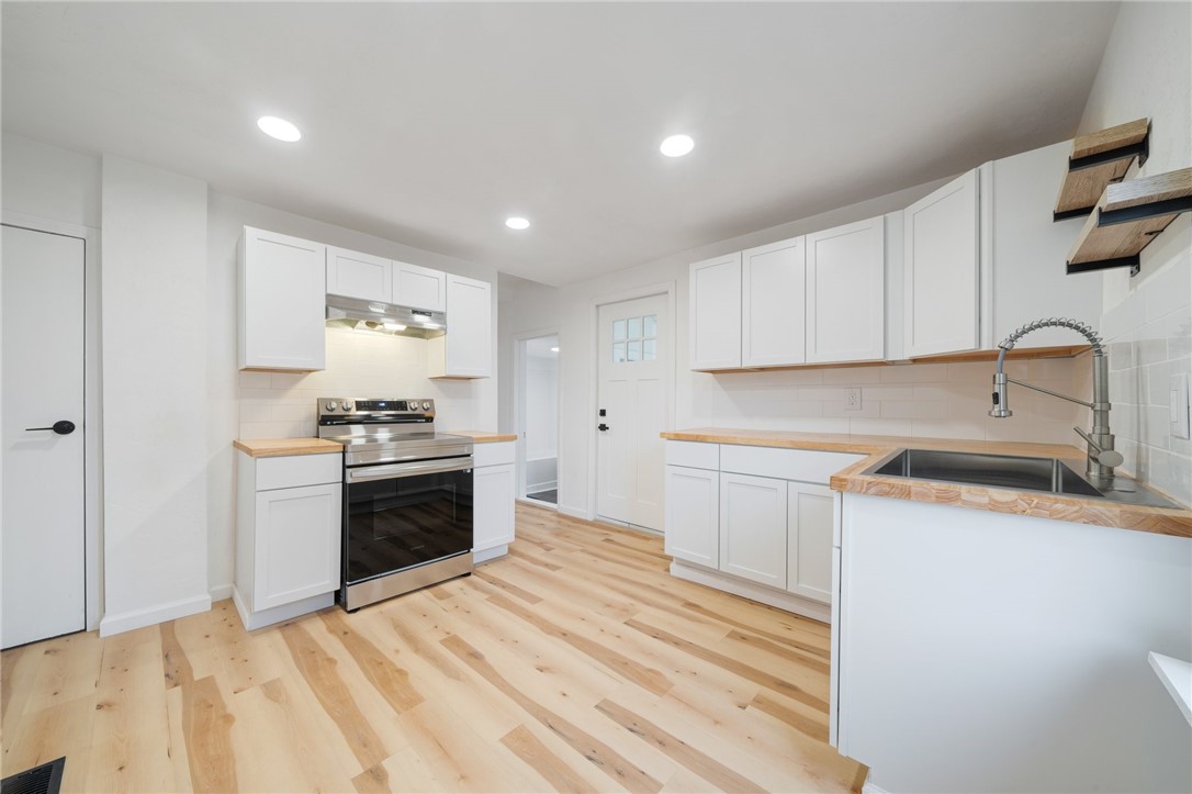61 Clopper St
