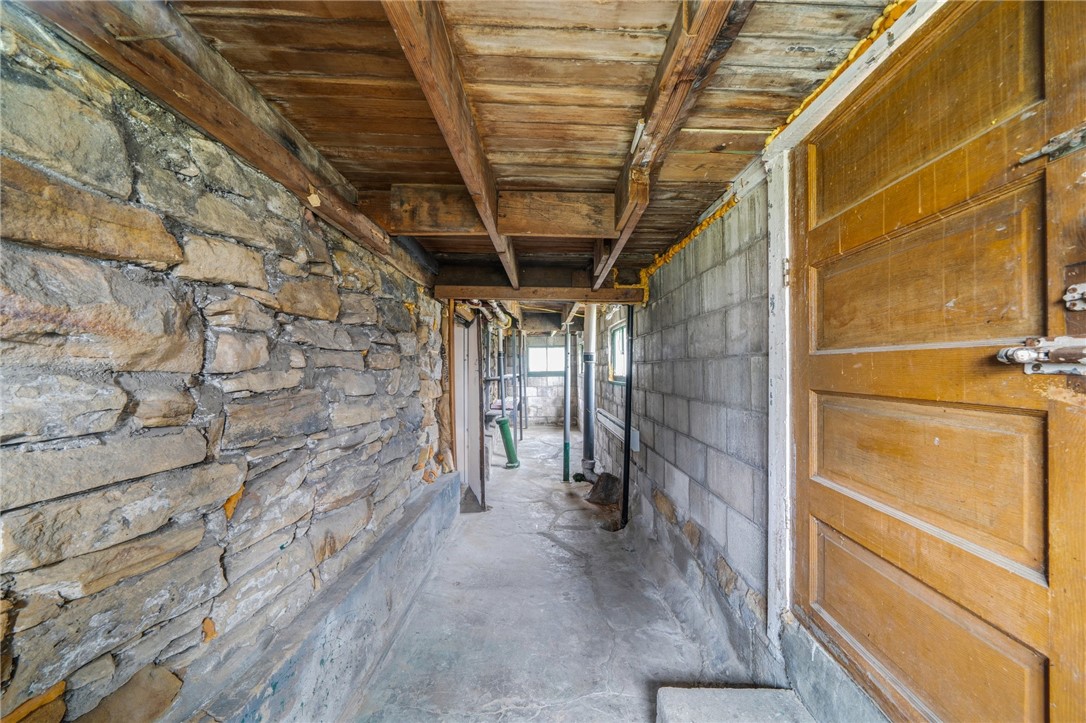 61 Clopper St