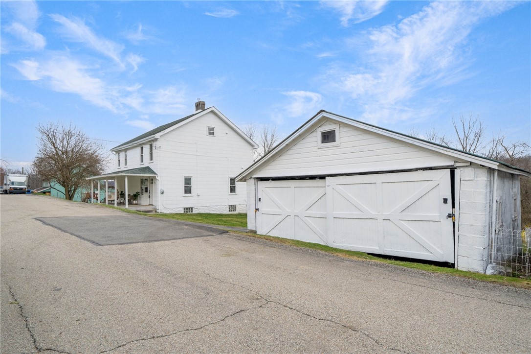 61 Clopper St