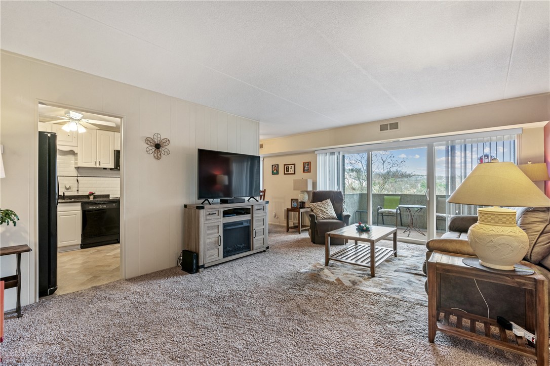 2208 Charlemagne Cir