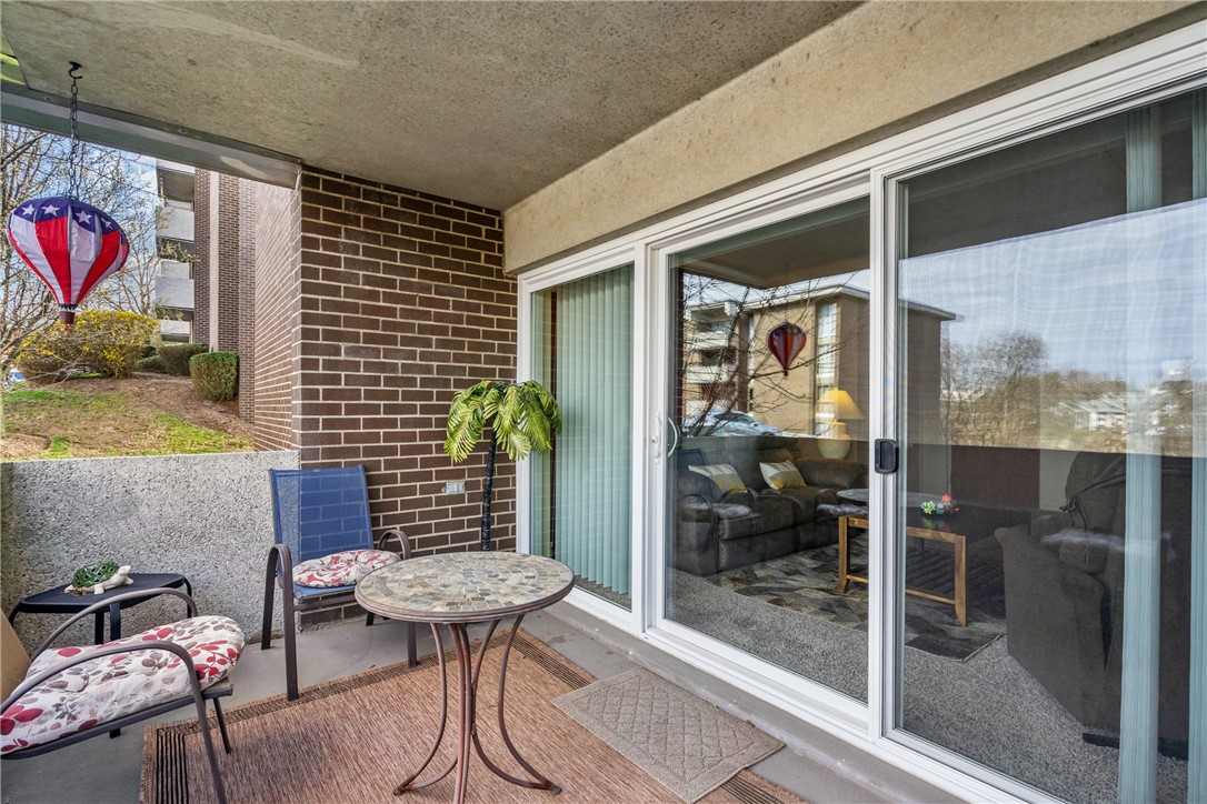 2208 Charlemagne Cir