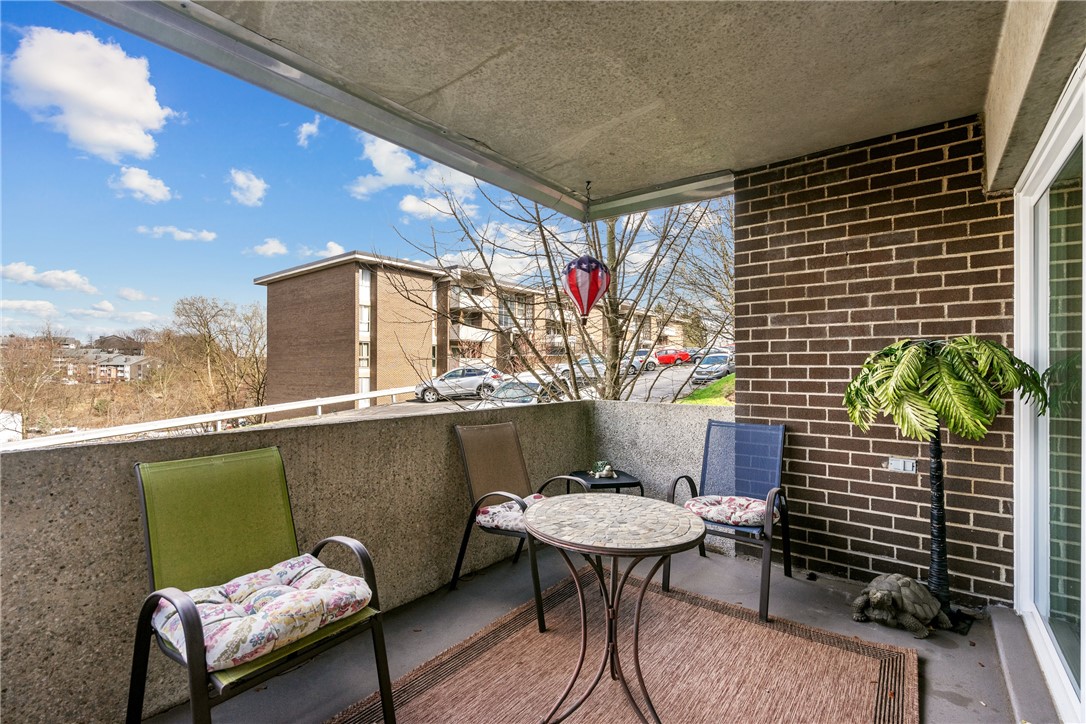 2208 Charlemagne Cir