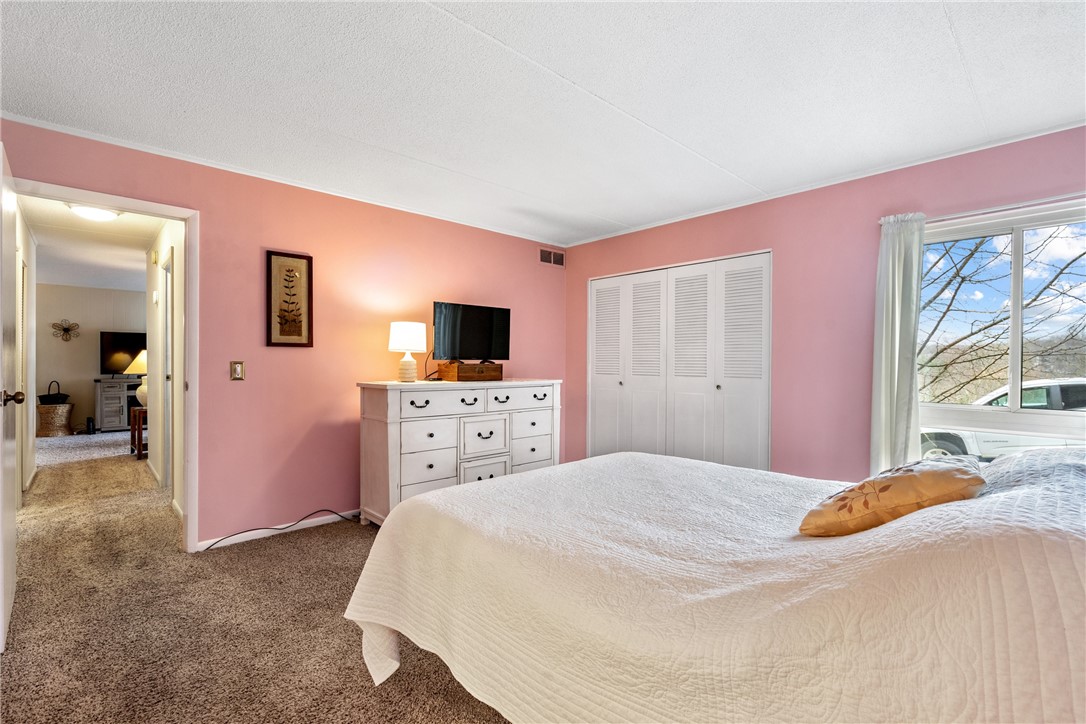 2208 Charlemagne Cir