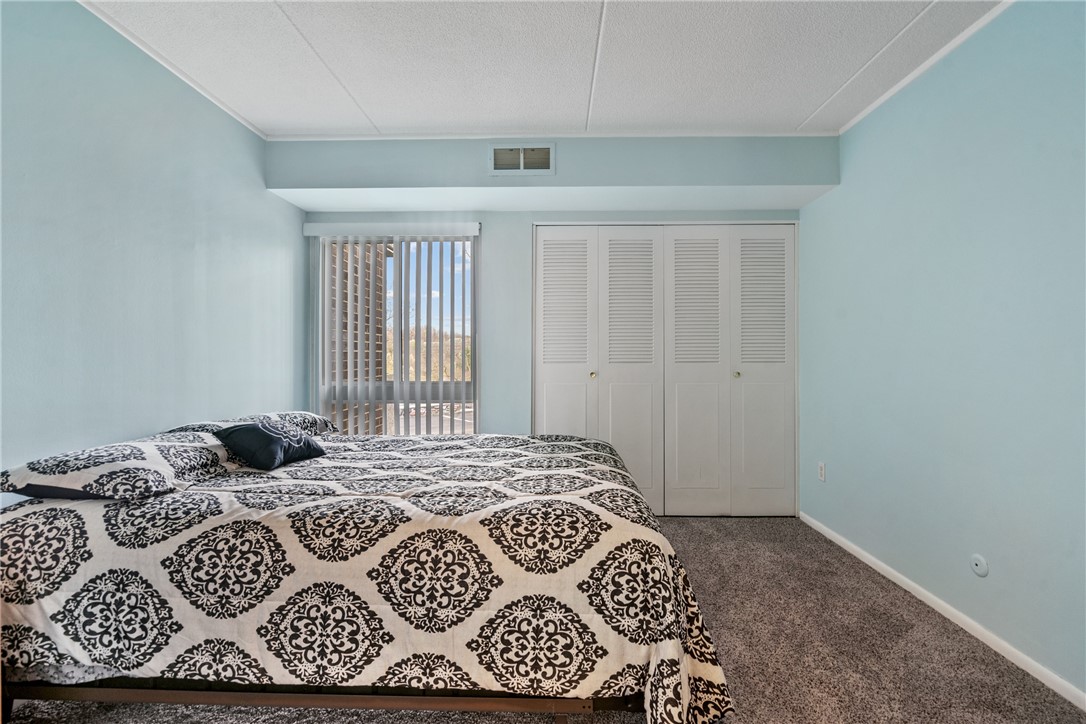 2208 Charlemagne Cir