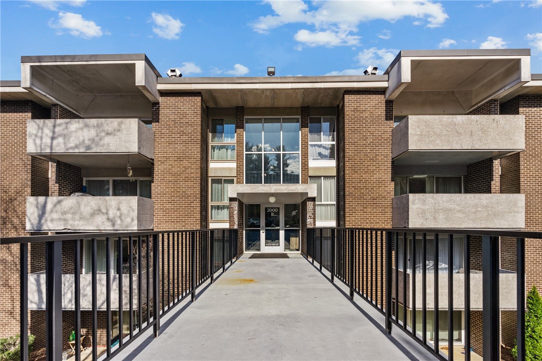 2208 Charlemagne Cir