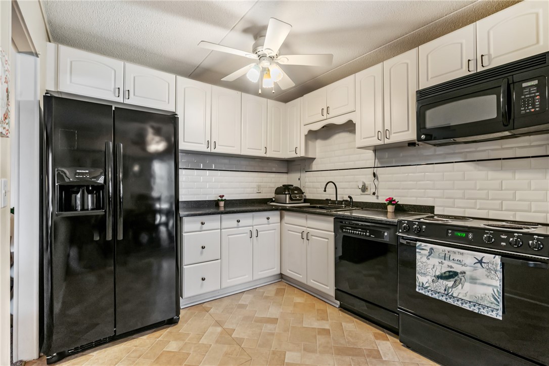 2208 Charlemagne Cir