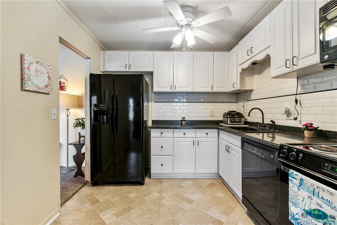 2208 Charlemagne Cir