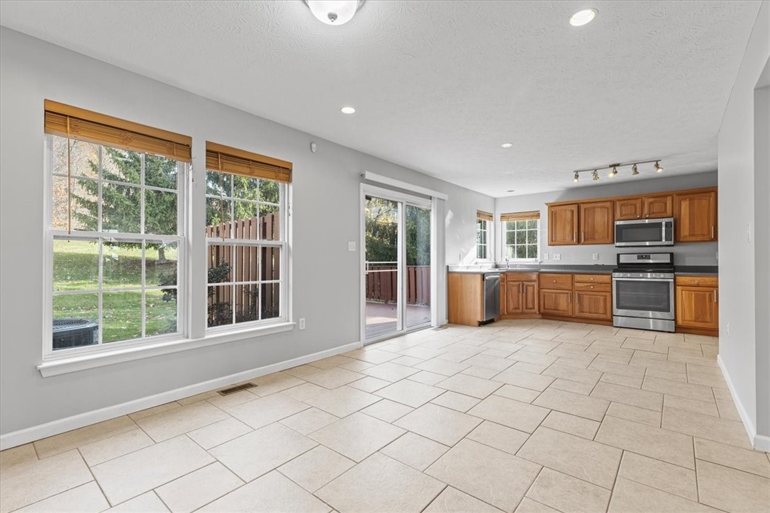 700 Bush Dr