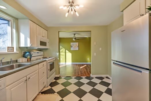 2706 Strachan Ave