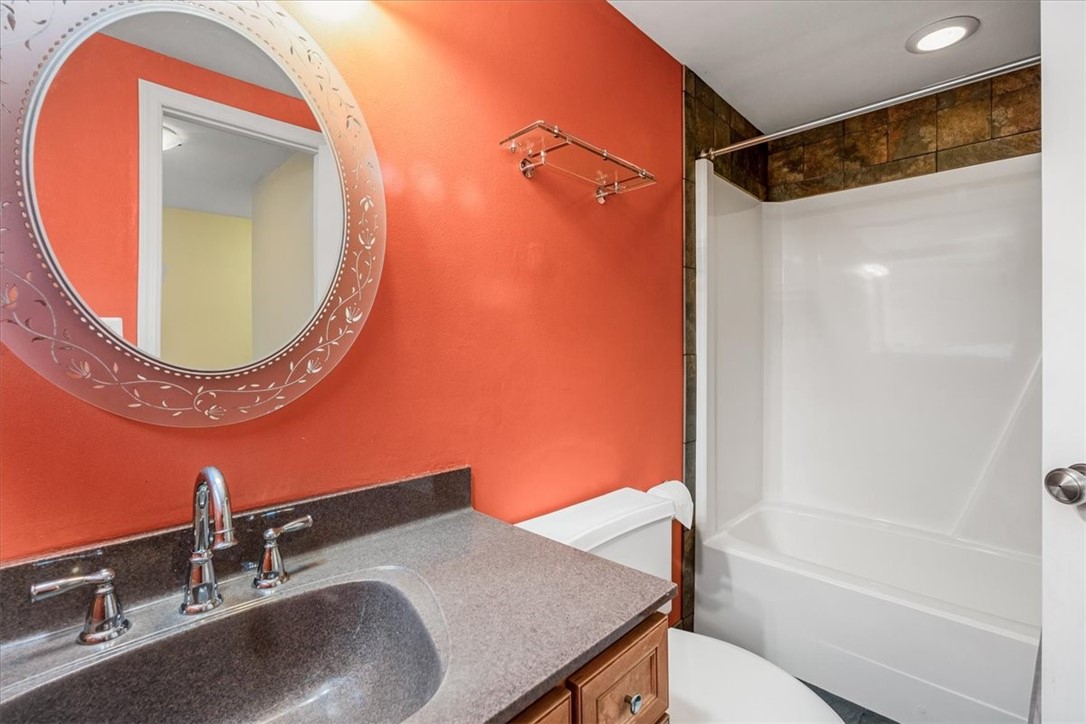 36 Meetinghouse Ln