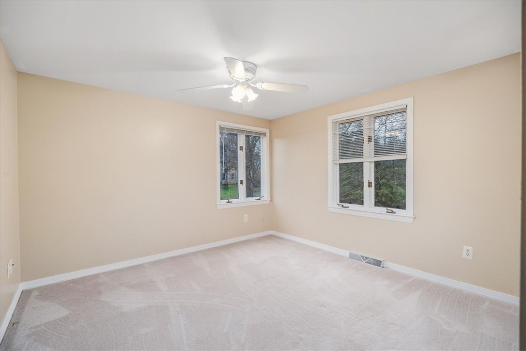 36 Meetinghouse Ln