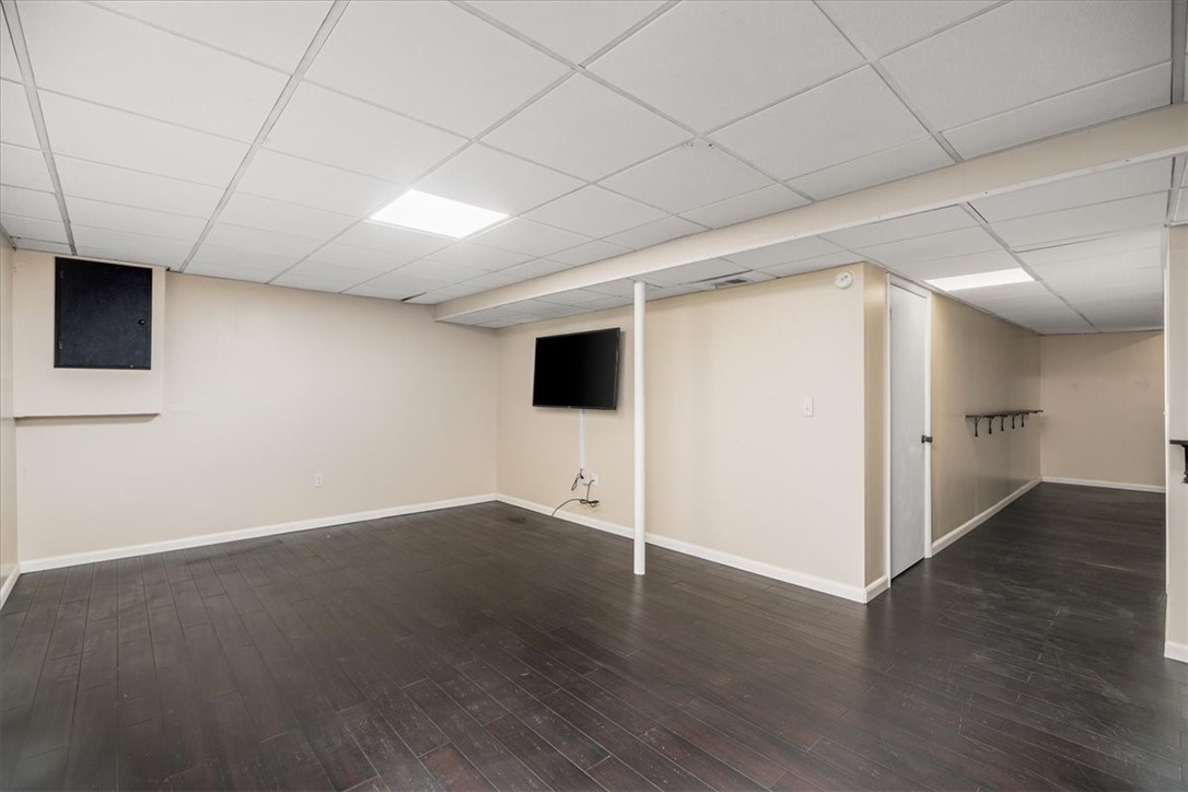 36 Meetinghouse Ln