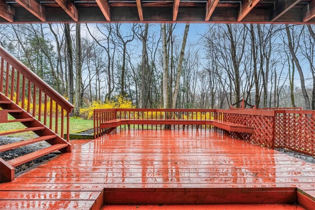 36 Meetinghouse Ln