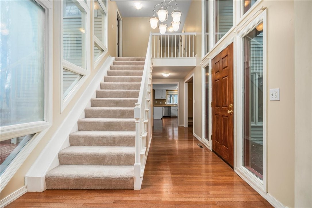 36 Meetinghouse Ln