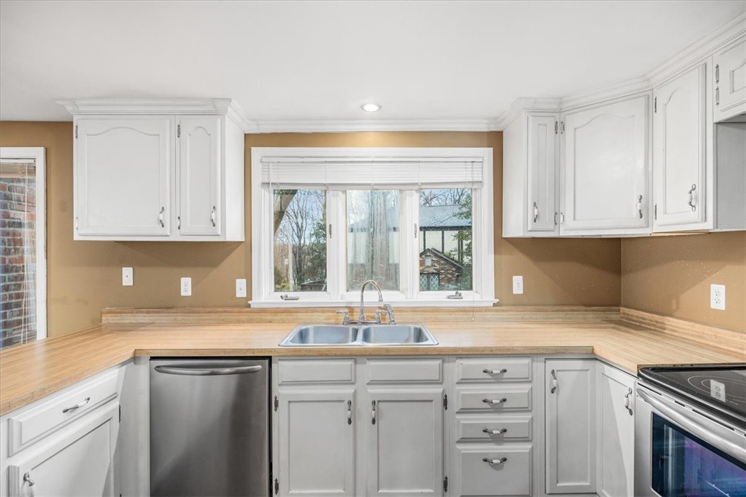 36 Meetinghouse Ln
