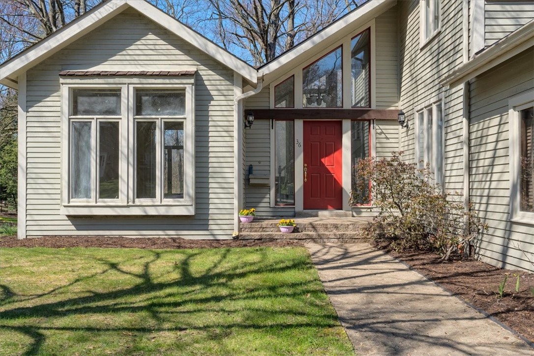 36 Meetinghouse Ln