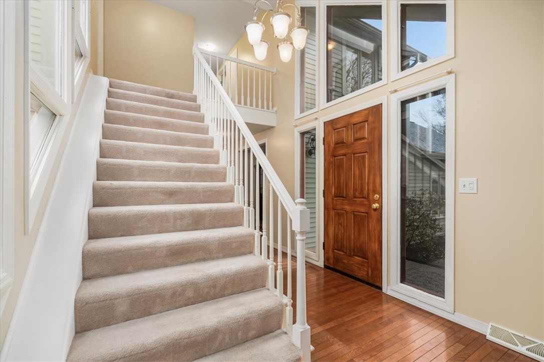 36 Meetinghouse Ln