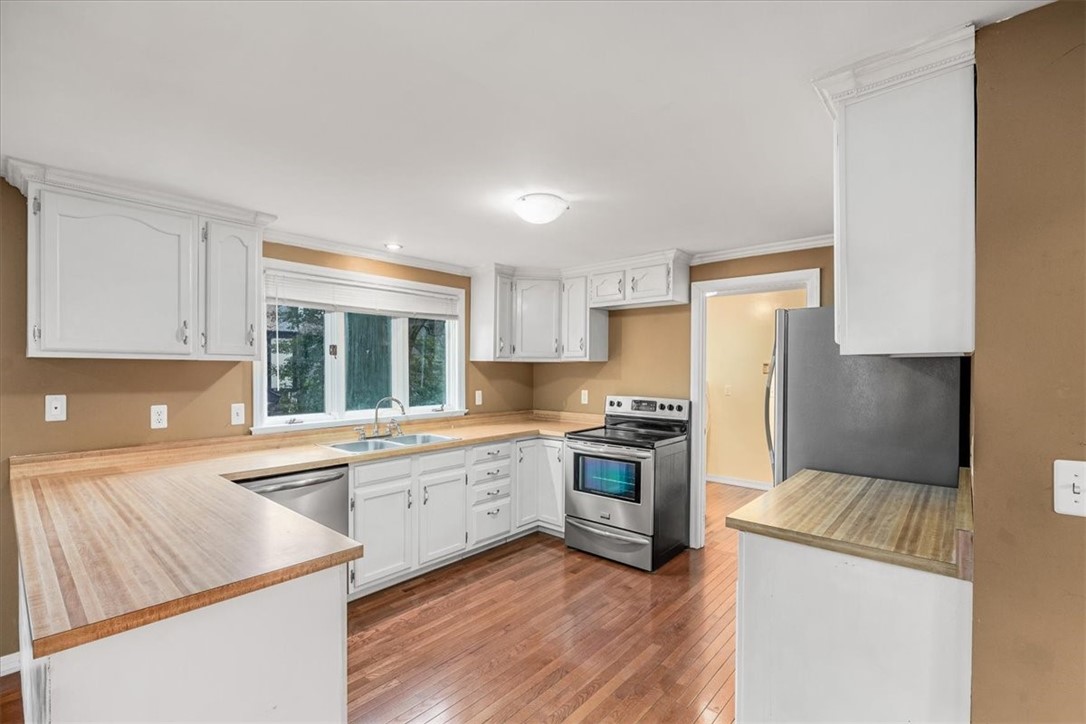 36 Meetinghouse Ln