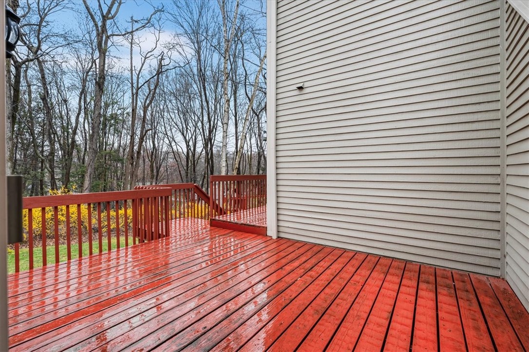 36 Meetinghouse Ln
