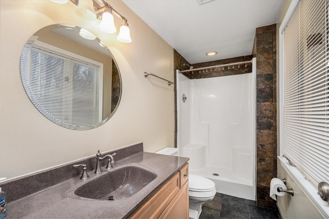 36 Meetinghouse Ln