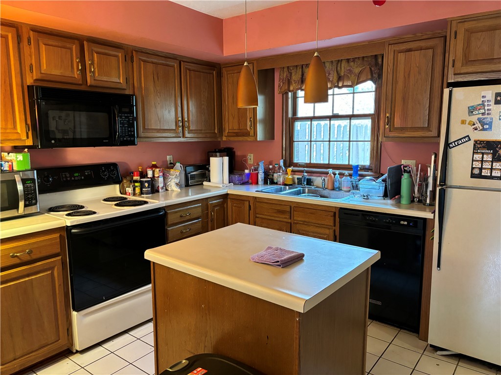 2117 S Huntington Ct
