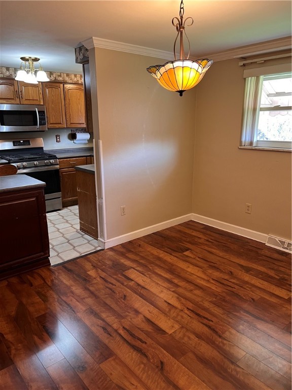 1411 Kinmount St
