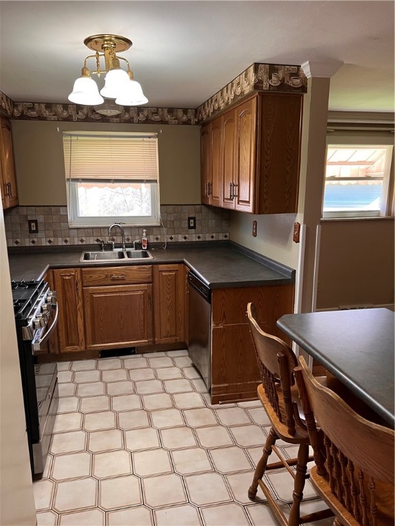 1411 Kinmount St