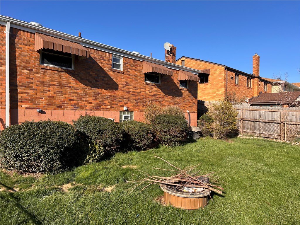 1411 Kinmount St