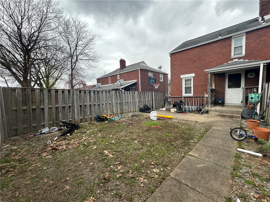 226 Oxford Dr