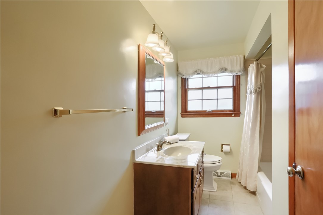101 Fairdale Ct