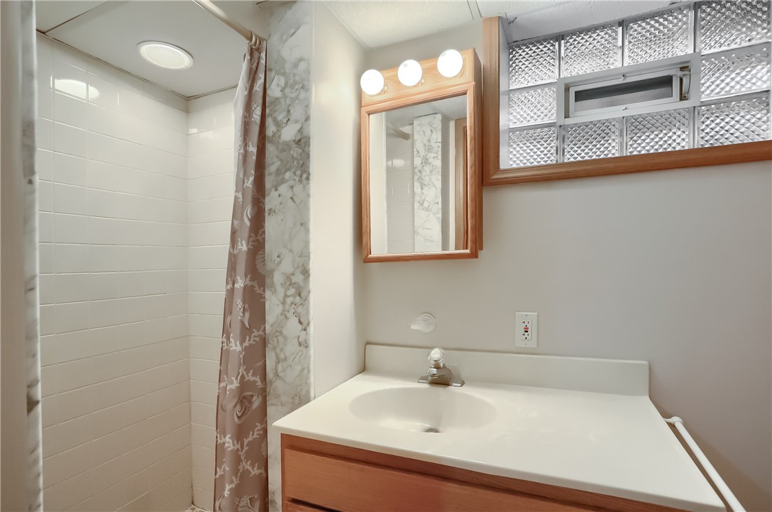 101 Fairdale Ct