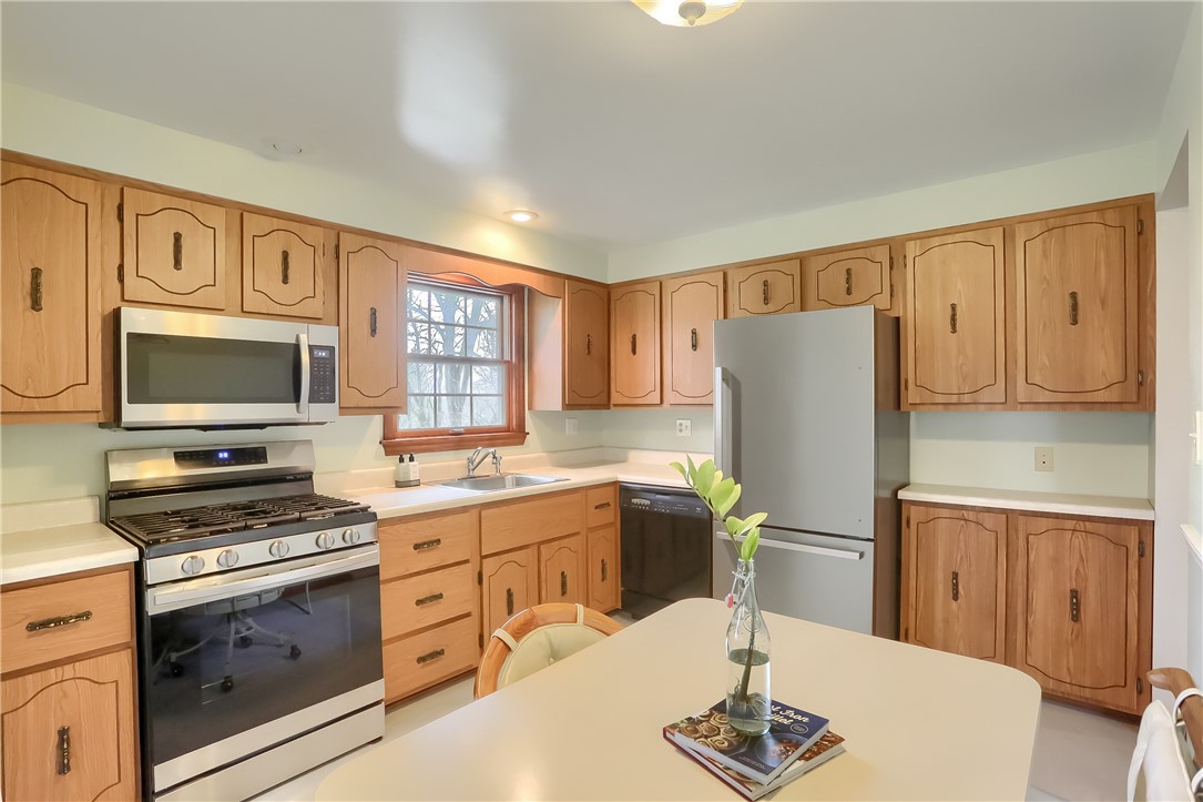 101 Fairdale Ct