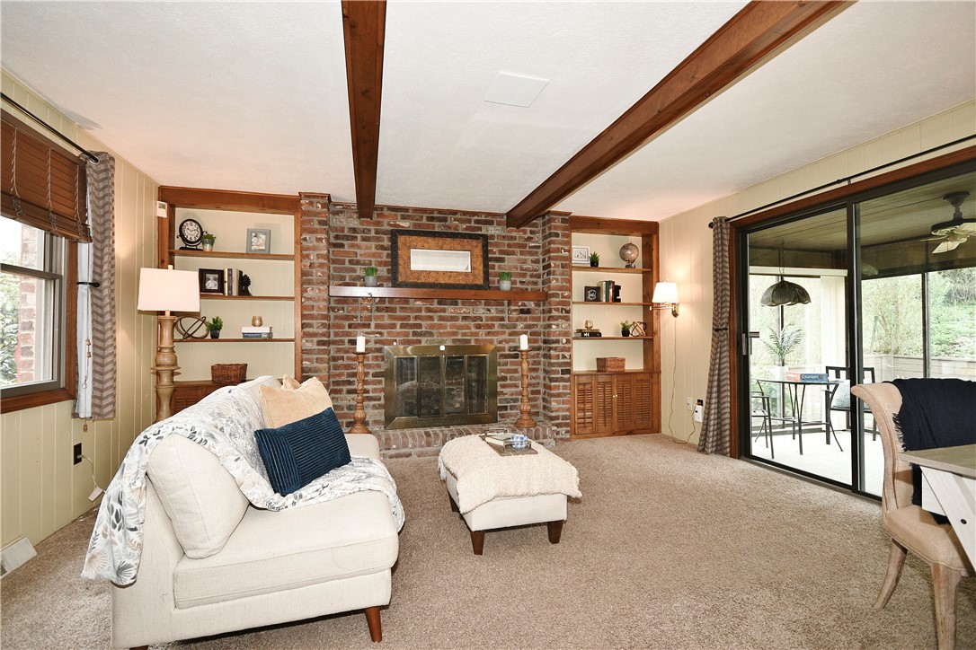 106 Meadow Ct
