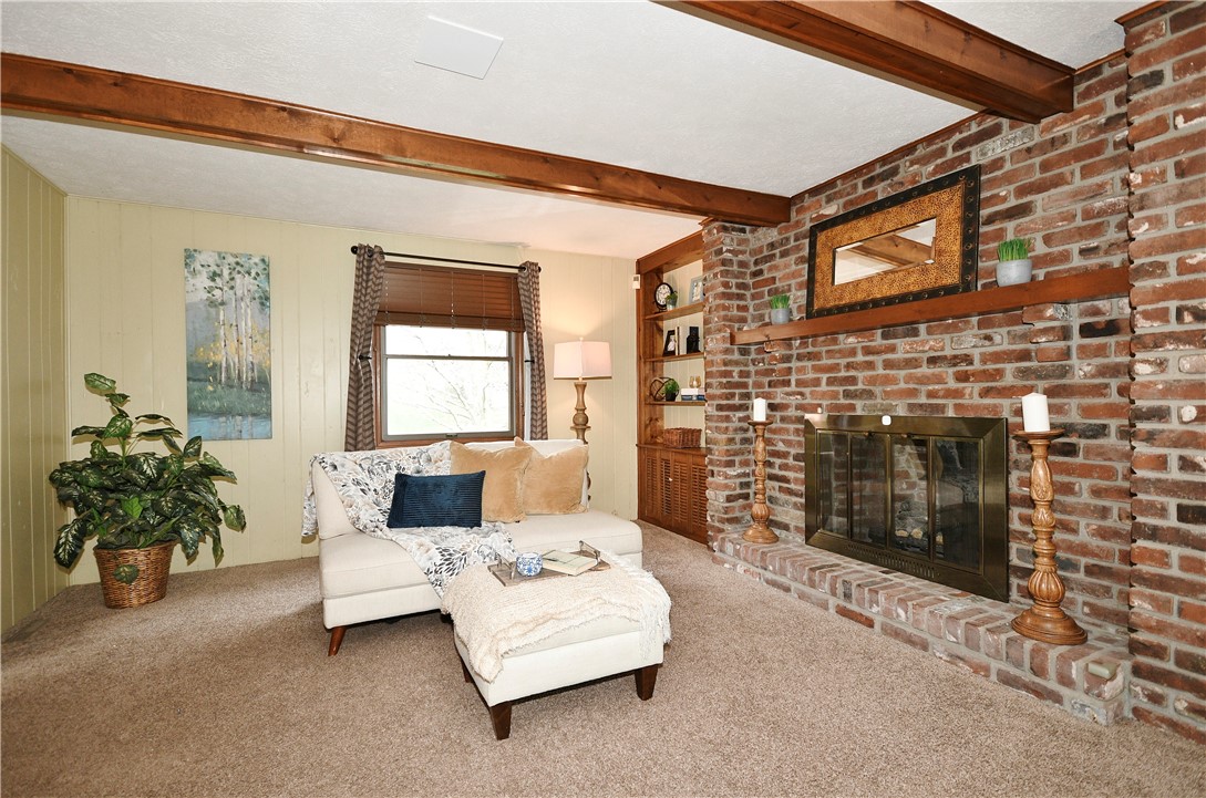 106 Meadow Ct
