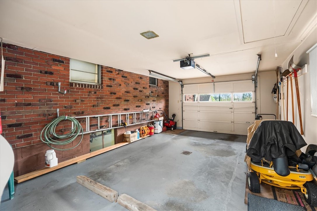 109 Weller Dr