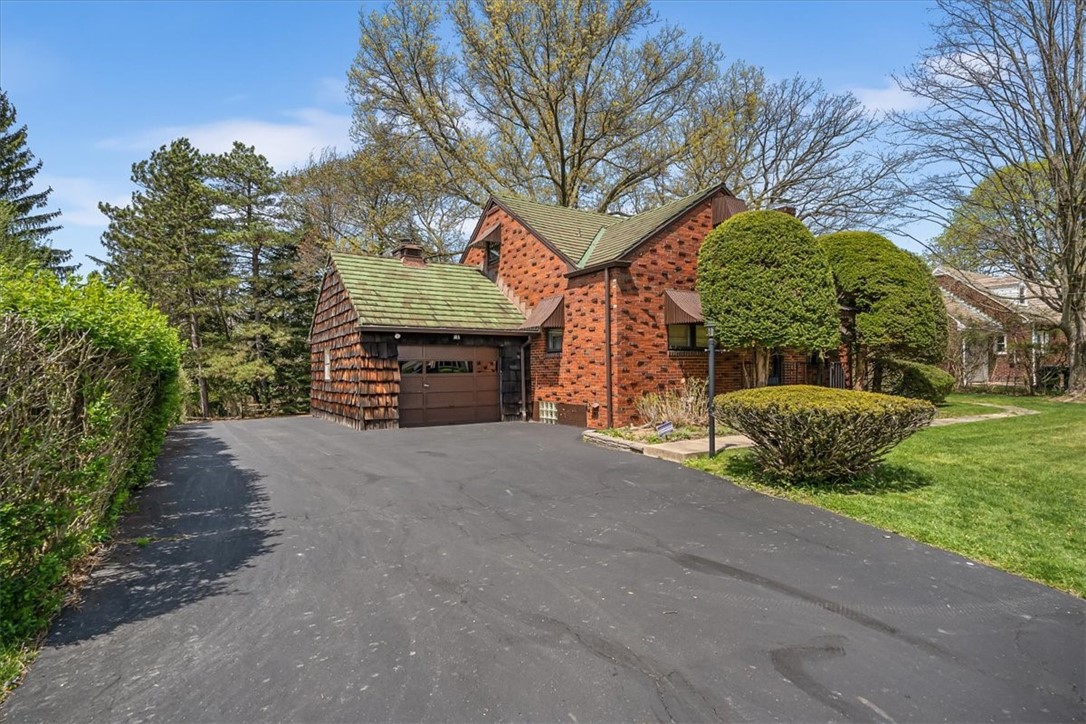 109 Weller Dr