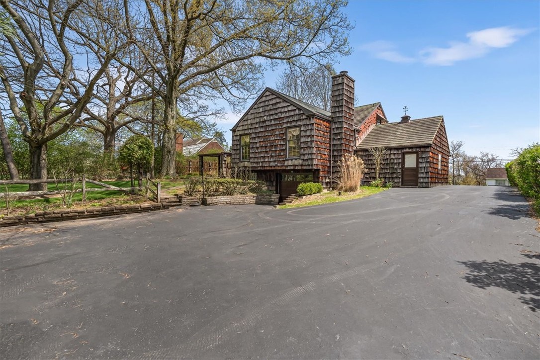 109 Weller Dr
