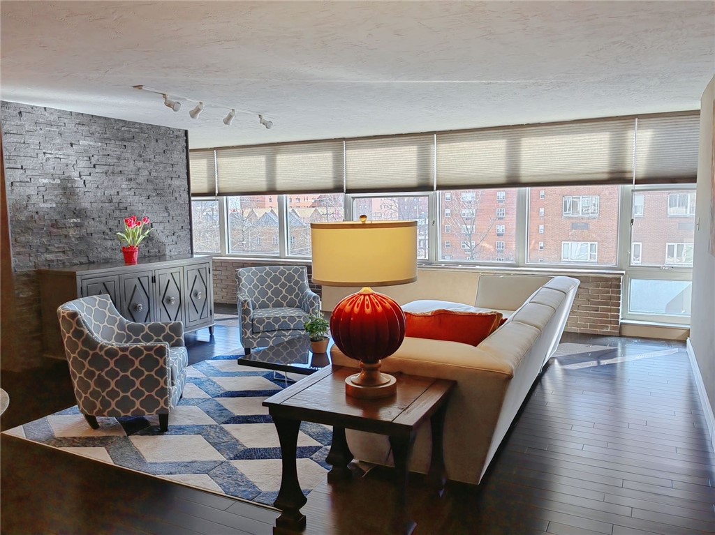 552 N Neville St 54