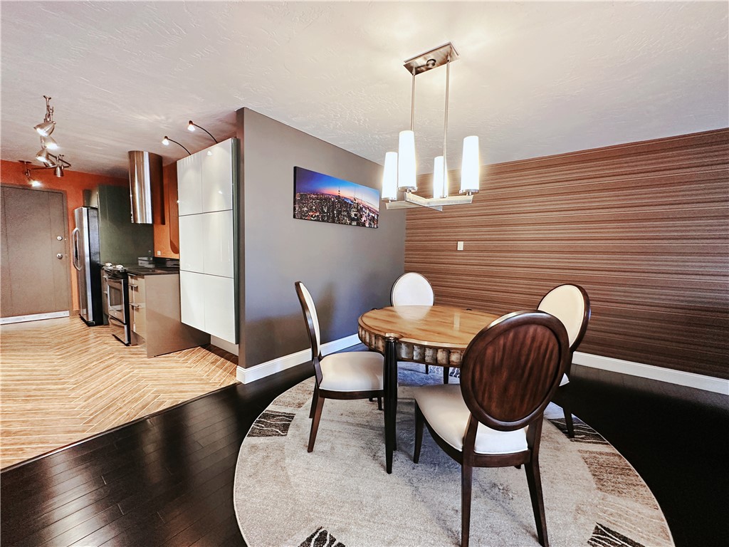 552 N Neville St 54
