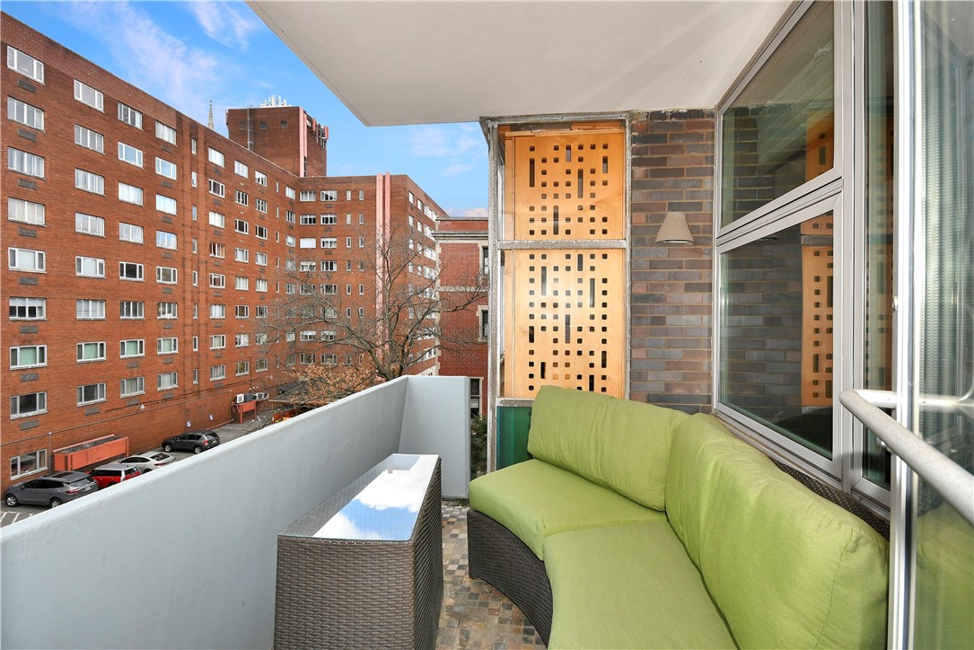 552 N Neville St 54