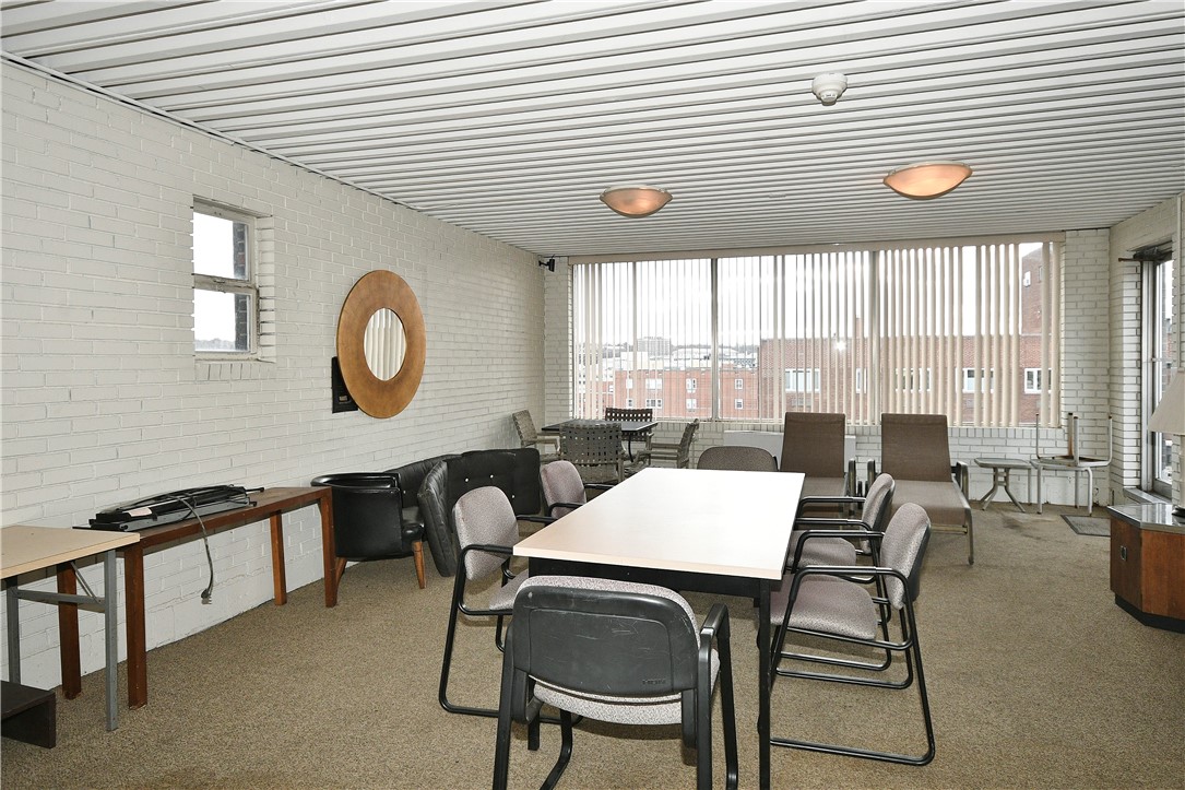 552 N Neville St 54