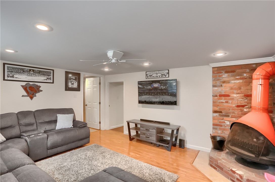 1284 Delfield Drive