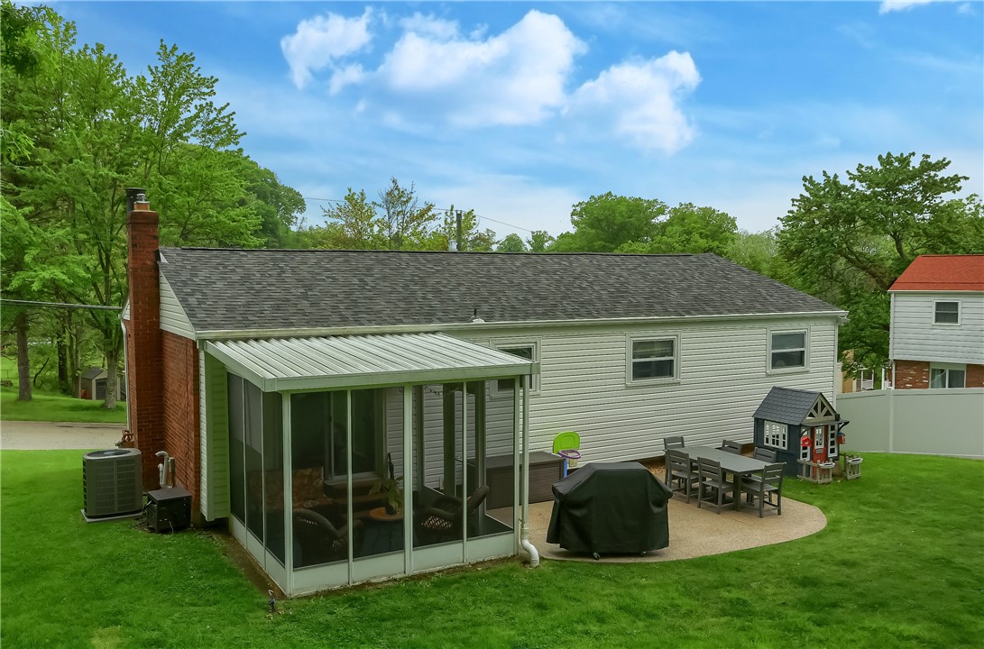 1284 Delfield Drive