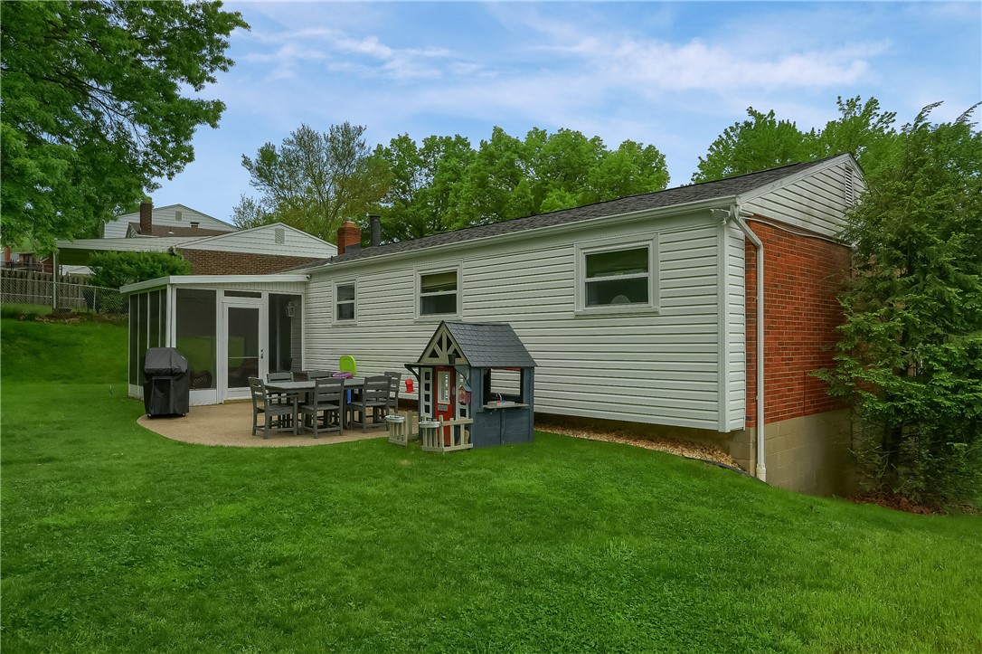 1284 Delfield Drive