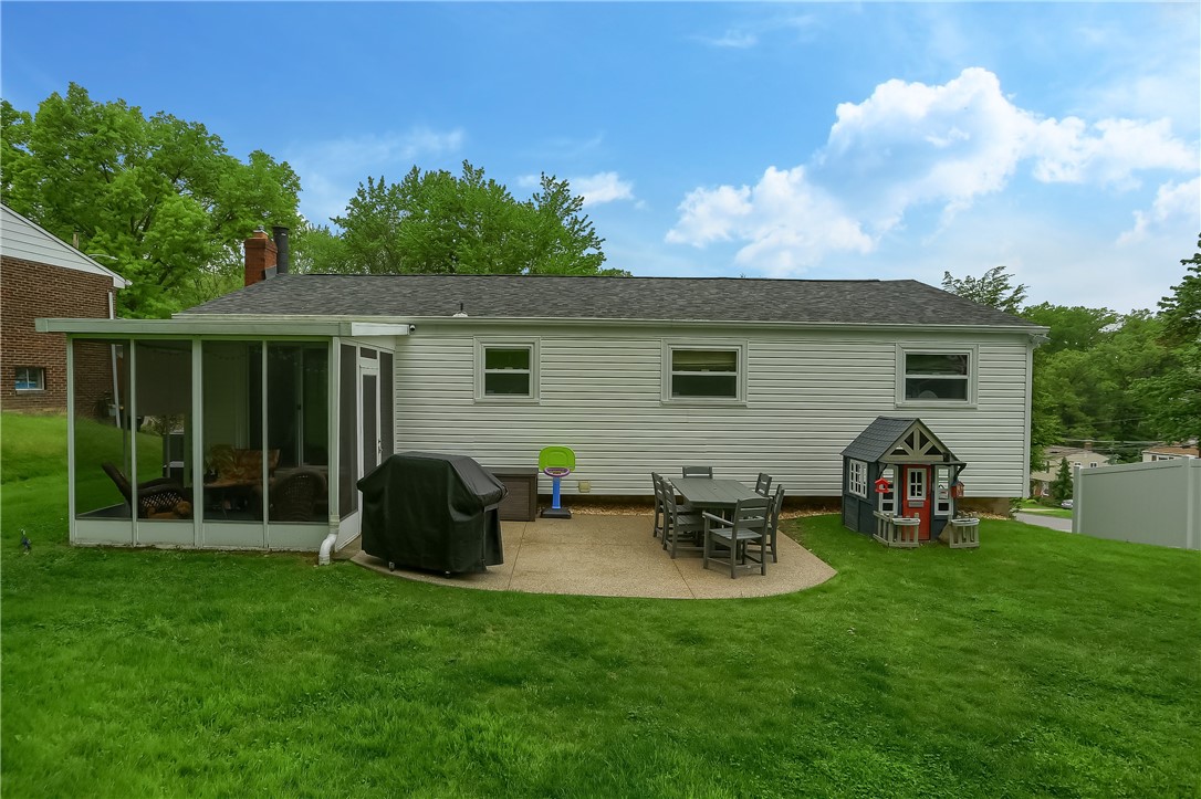 1284 Delfield Drive