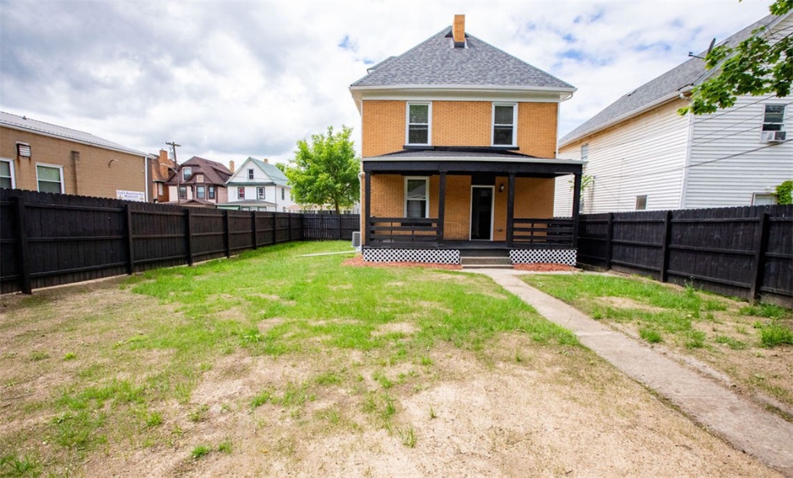 1240 Leishman Ave