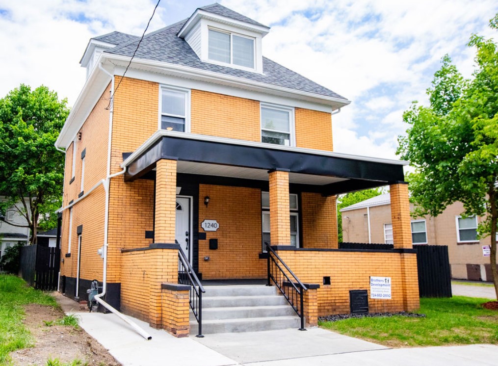 1240 Leishman Ave