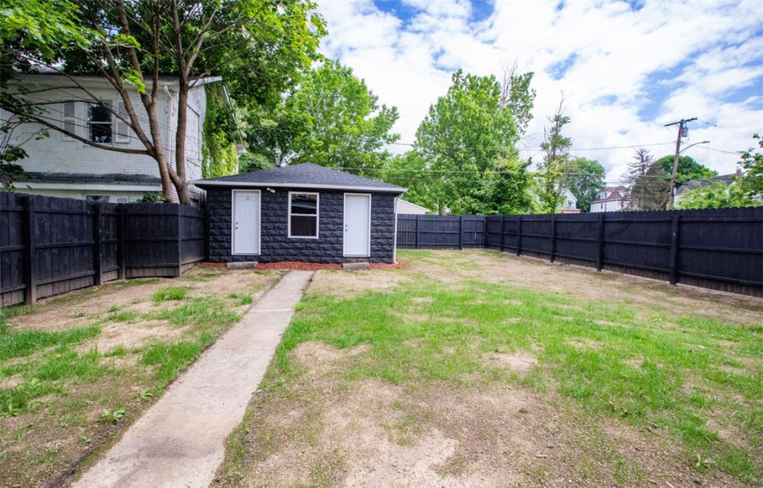 1240 Leishman Ave